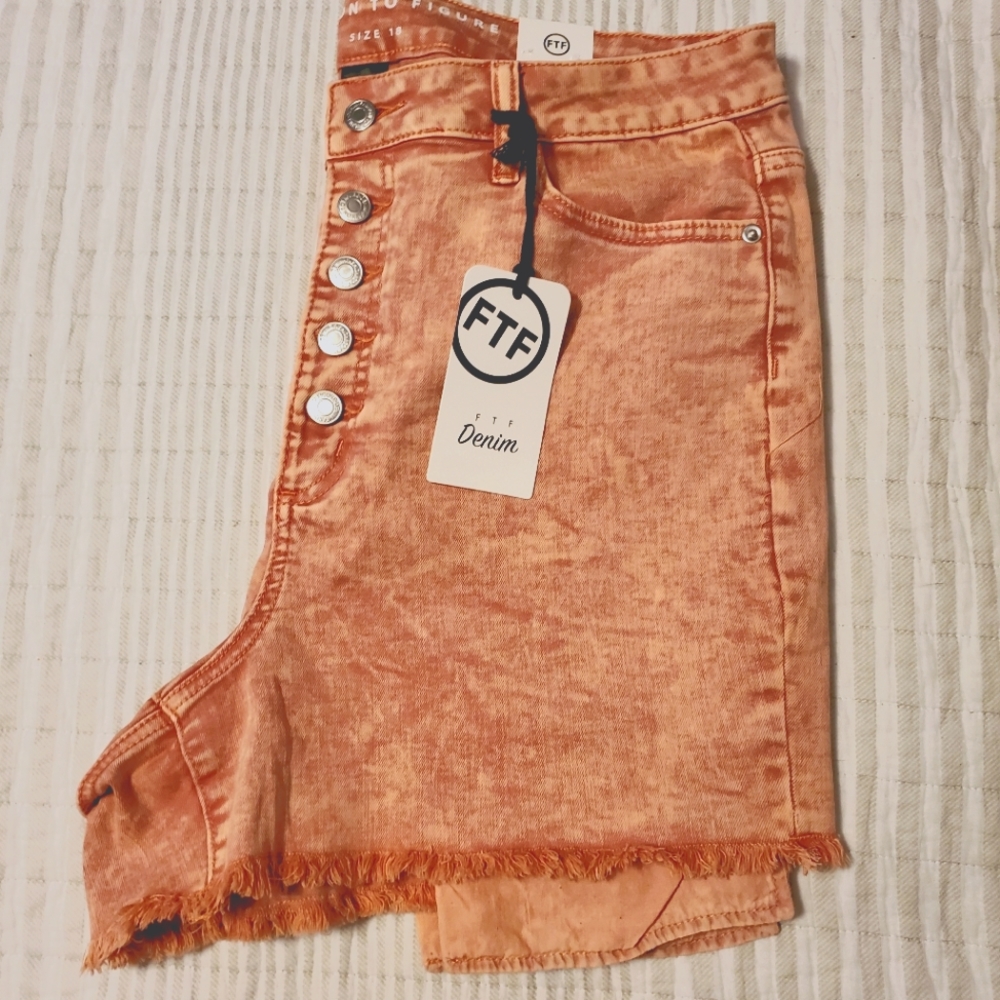 Peach Fashion to Figure Jean Shorts